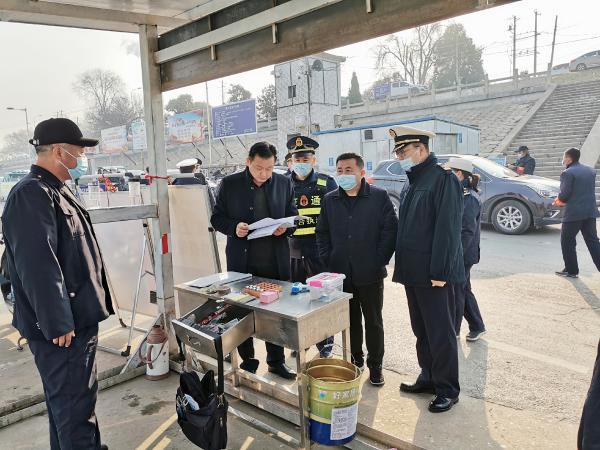 淮南市交通運輸局黨組書記、局長李輝督查指導(dǎo)春運交通安全生產(chǎn)及疫情防控工作